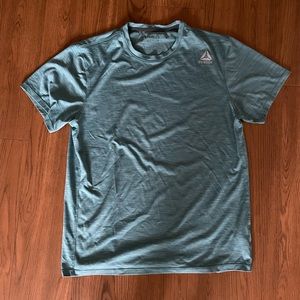 Reebok Mens athletic t-shirt size medium